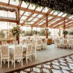 restaurant-hall-ornated-with-flower